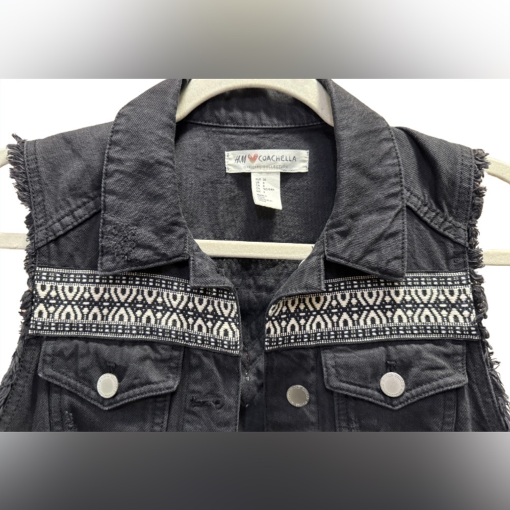 H&M x Coachella Embellished Boho Native Denim Vest Size 6 - Picture 3 of 4
